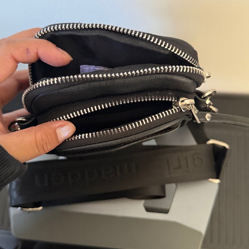 Crossbody Bag (Madden Girl, Black)🖤 - Picture 6 of 8